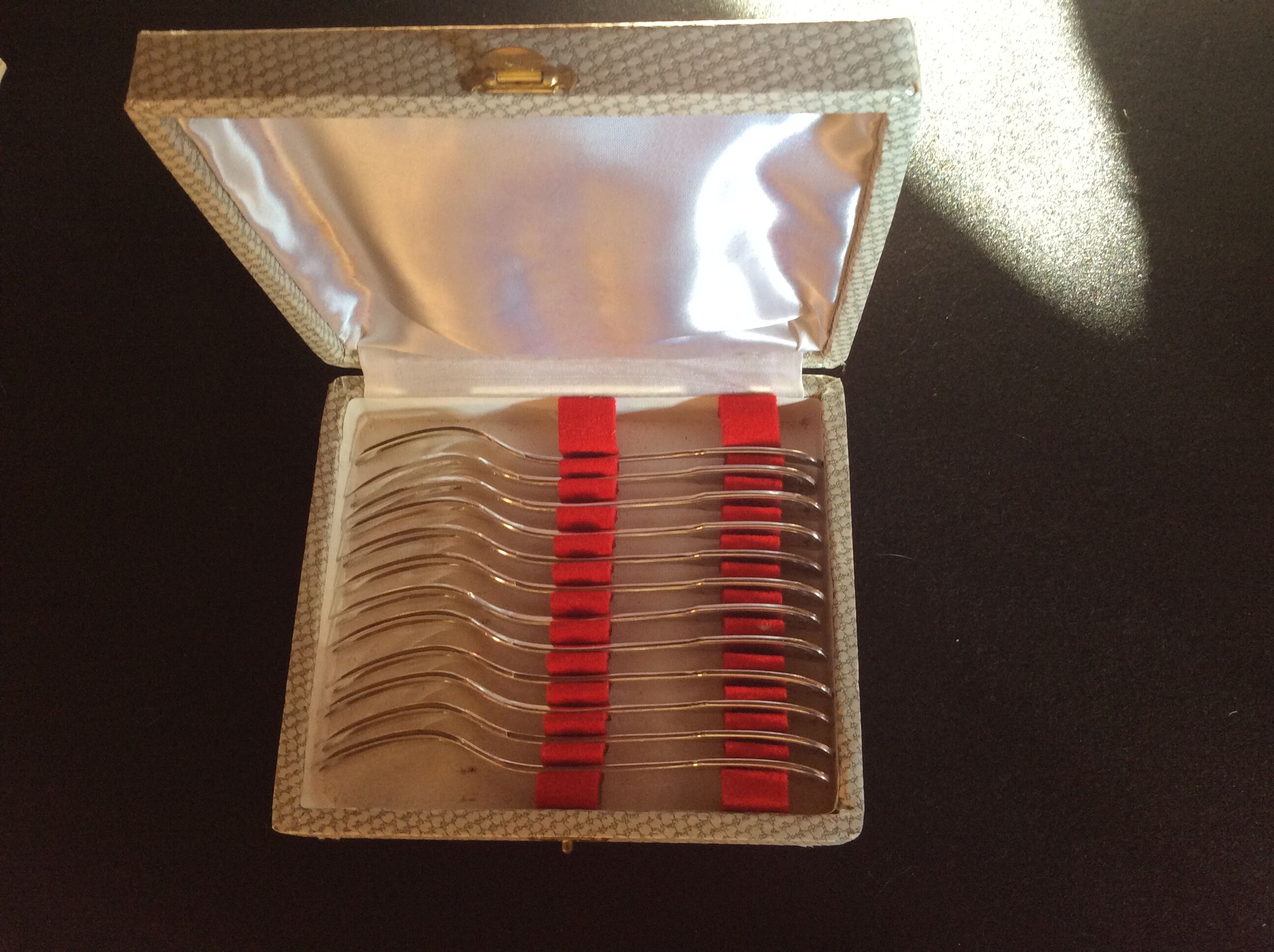 12 snail forks, silver metal
