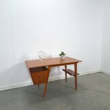 Teak vrijstaand partner bureau met schuine vormen, lades en extra werkblad