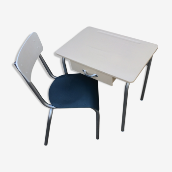 School desk and its chair