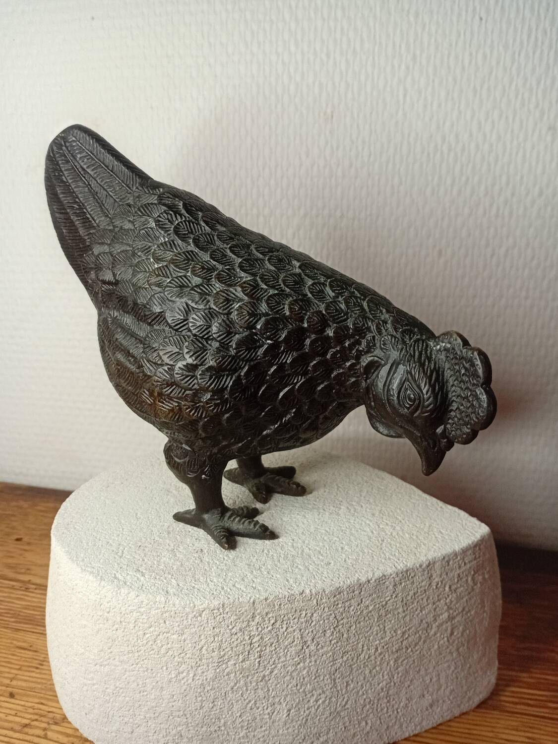 Patinated bronze hen from the Meiji period (1868-1912)