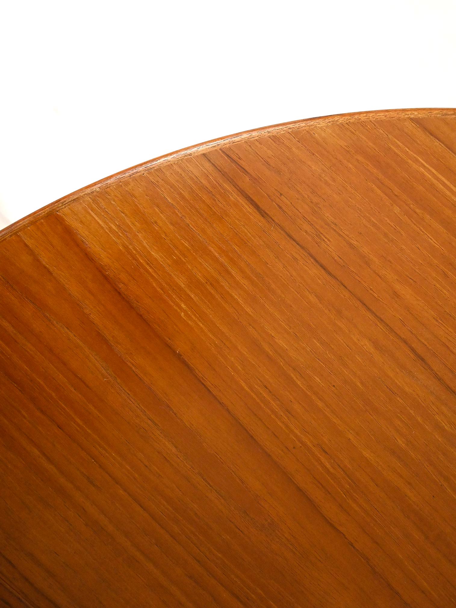 Vintage round extendable table