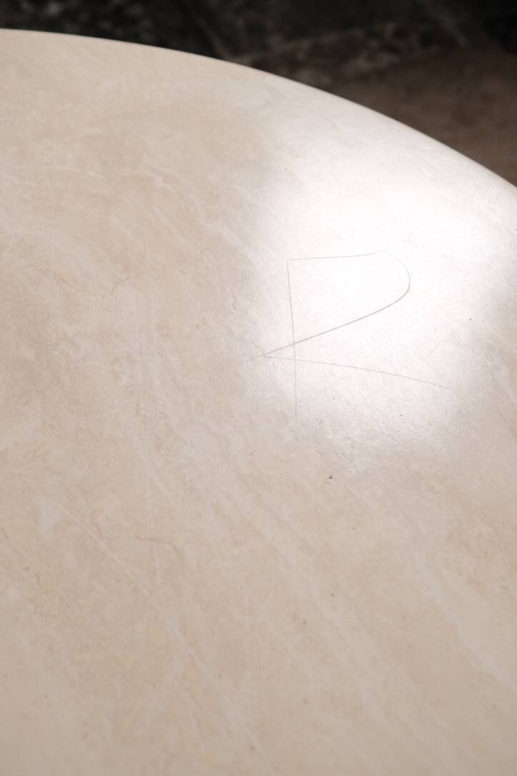 Table basse oeil en travertin, Roche Bobois, 1980s
