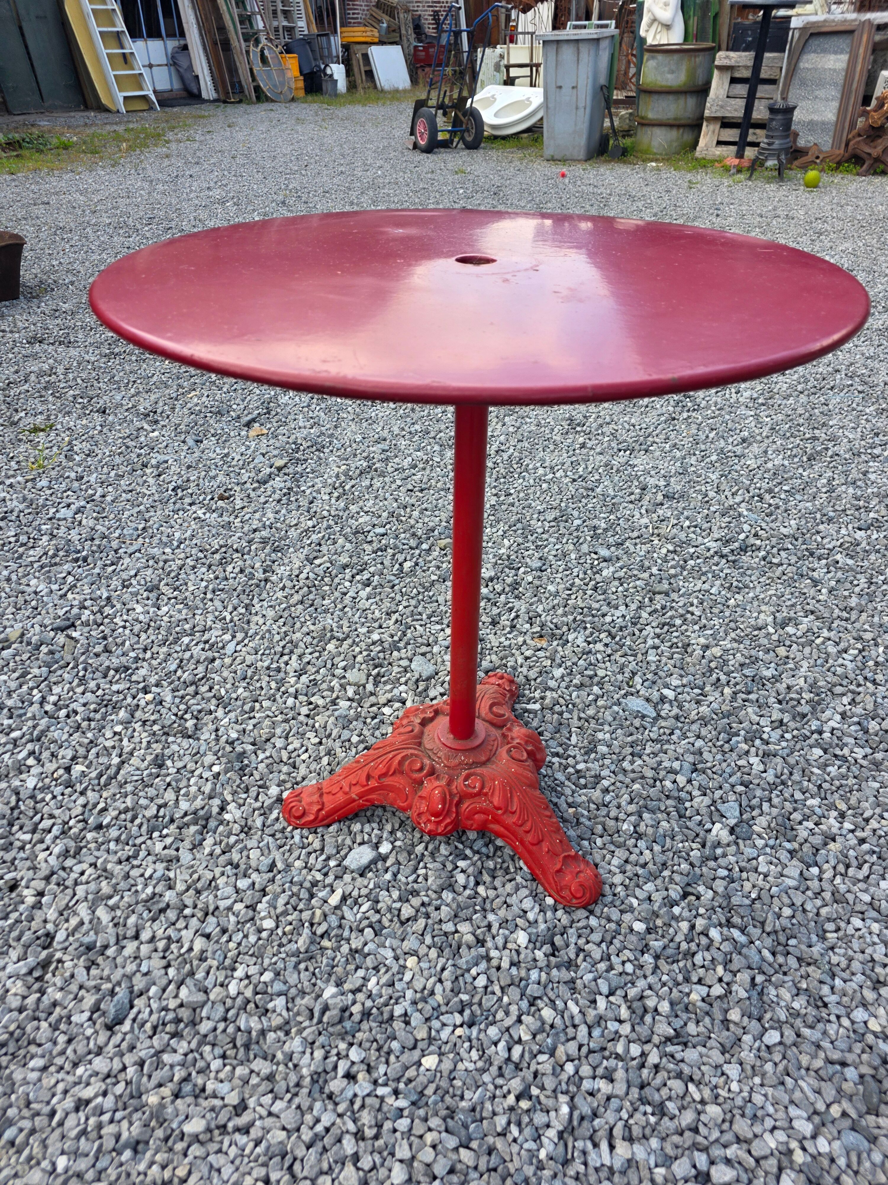 Table guéridon de bistrot en fonte et fer du XXe