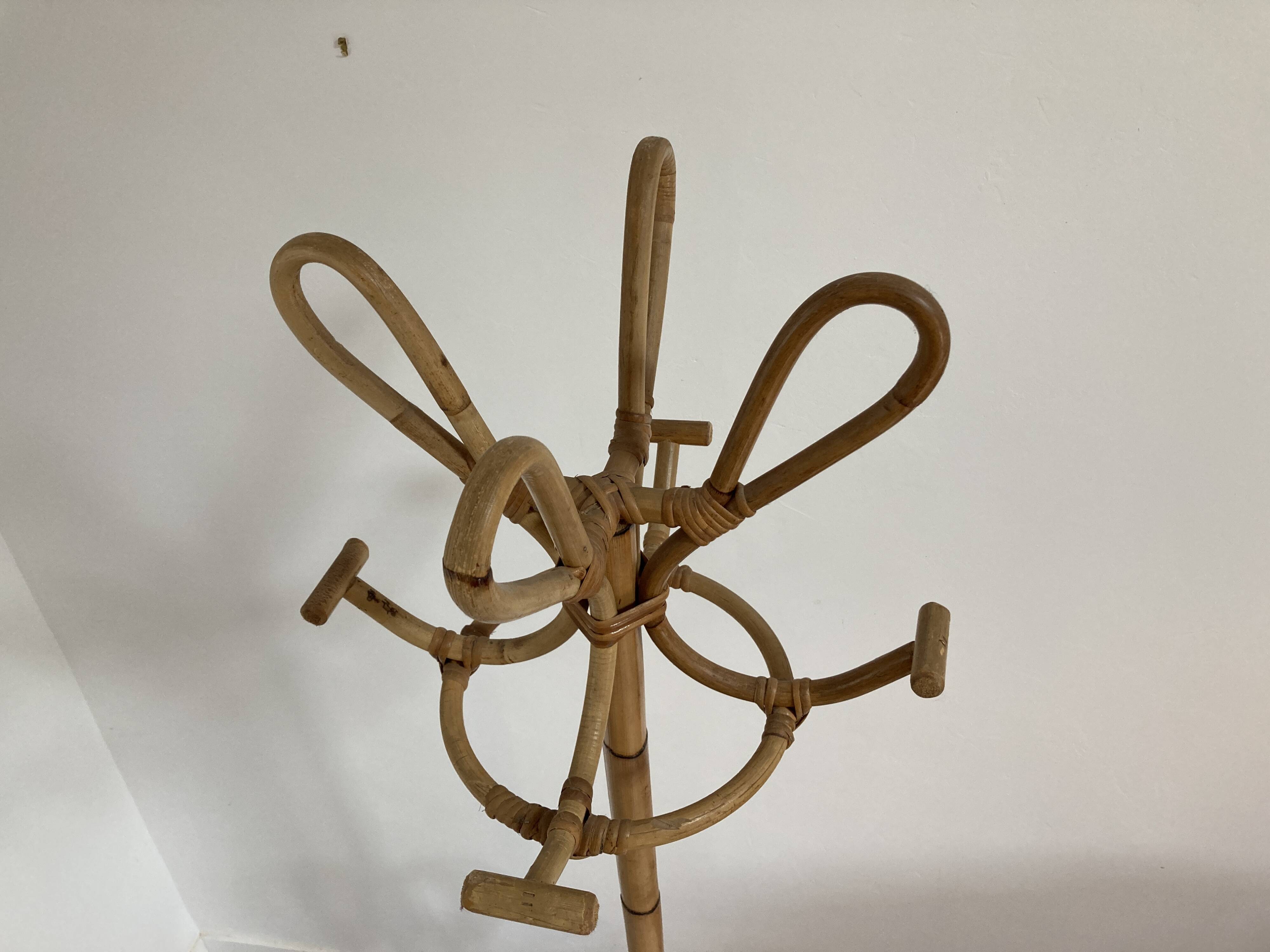 Vintage 50's rattan parrot coat rack