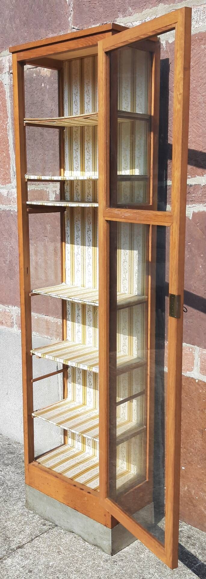 Display cabinet (Height 2.10m)