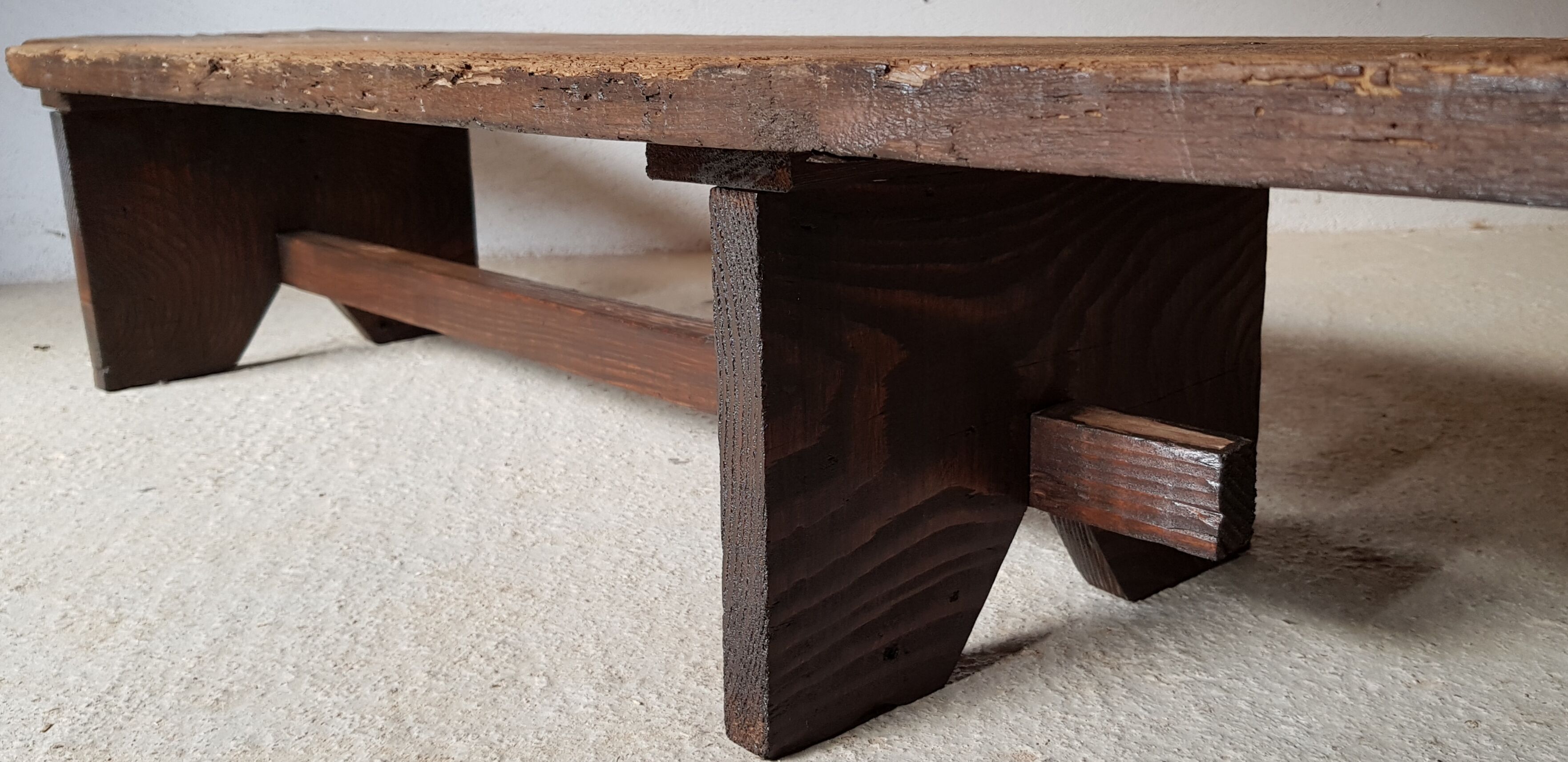 Coffee table wabi sabi