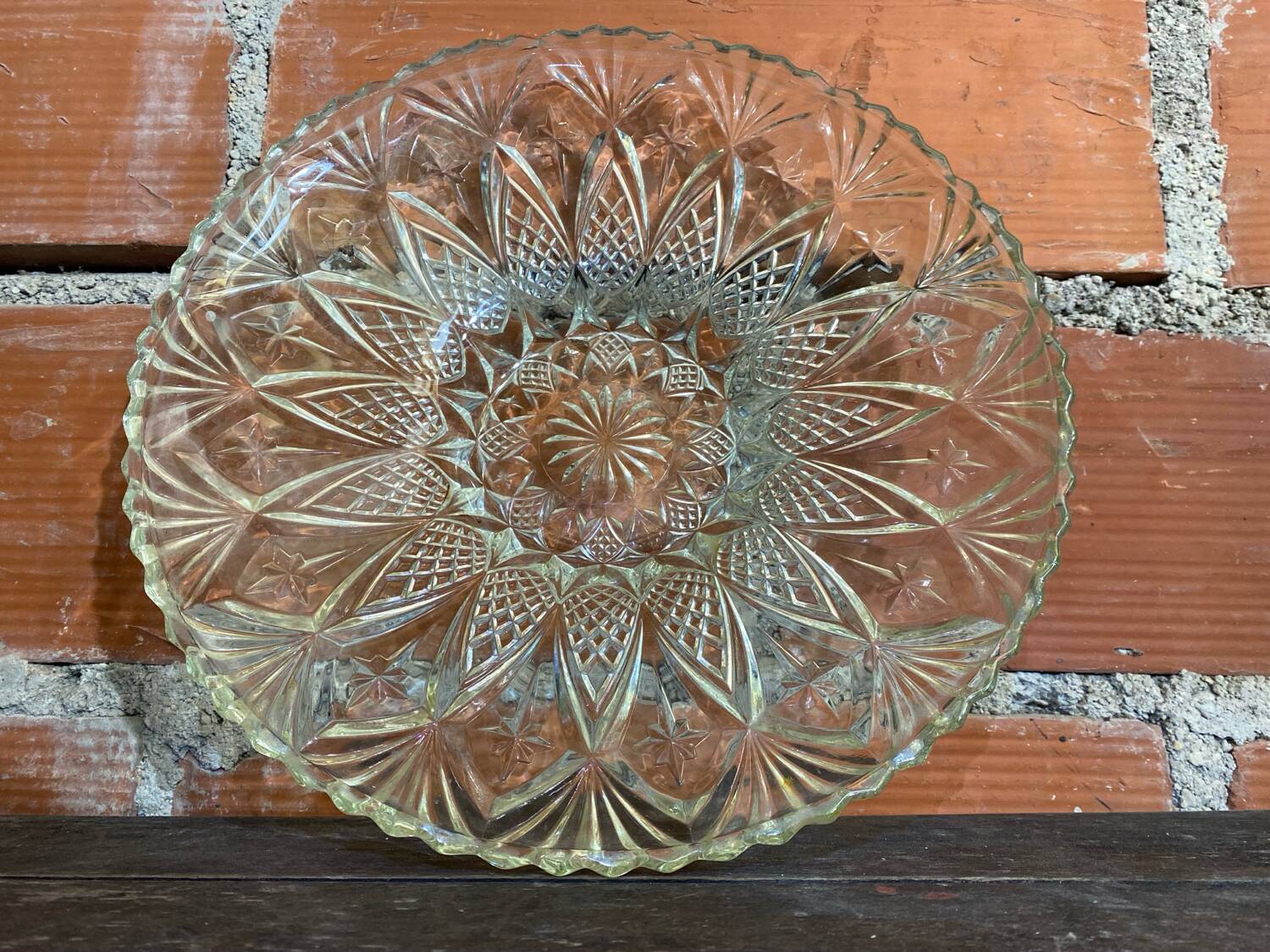 Coupe À Fruits Plat Ancien Verre Moulé & Taillé Vintage