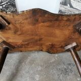 Table basse en bois brutaliste, primitive