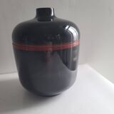 Black and red lacquered ice cube tray in a slightly tipsy Japanese style #POMR