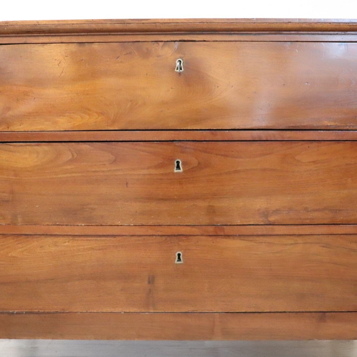 Antique Chest Of Drawers In Solid Walnut, Italy 19th Century