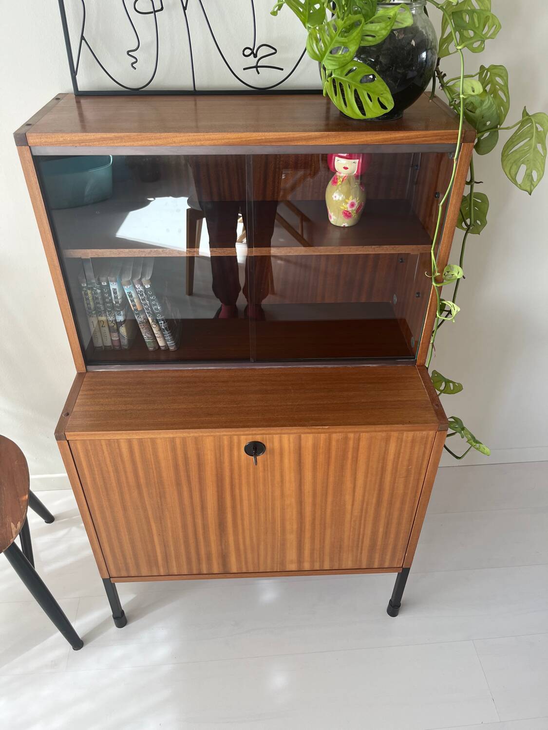 ARP display cabinet by Mortier Motte and Guariche
