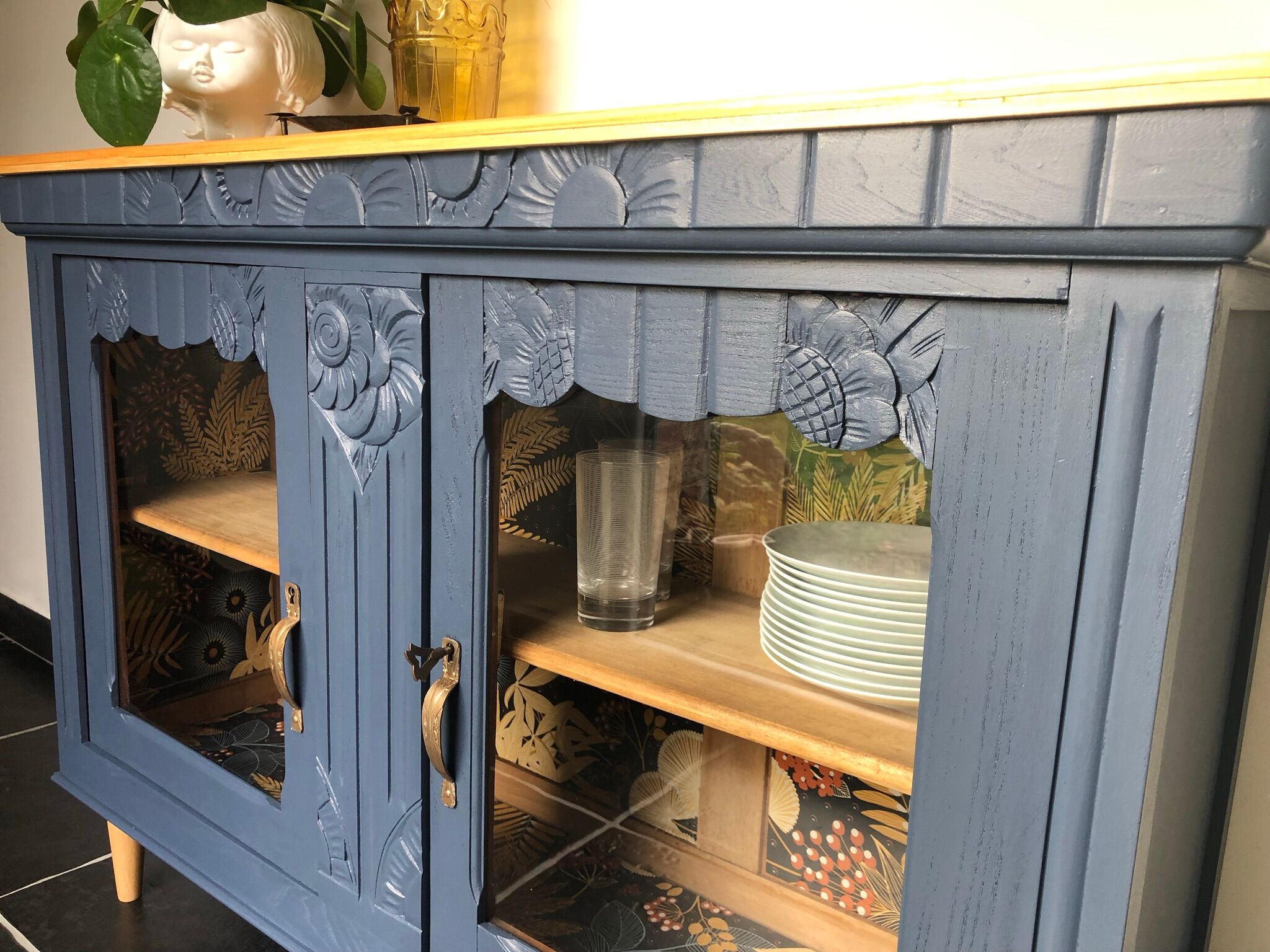 Art Deco window furniture gray blue