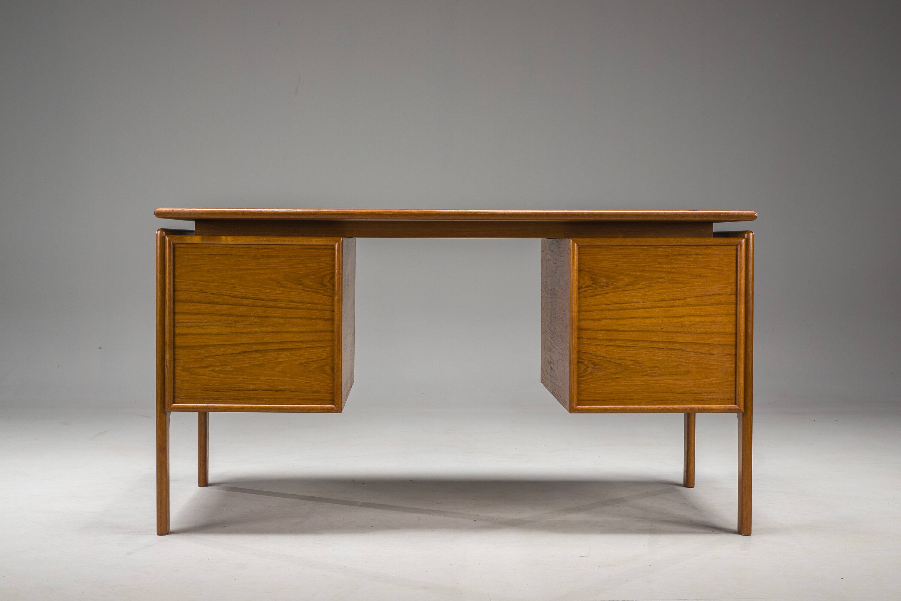Mid-Century Teak Freestanding Desk from GV Møbler, 1970s
