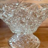 Coupe sur pied ancienne en verre ciselé