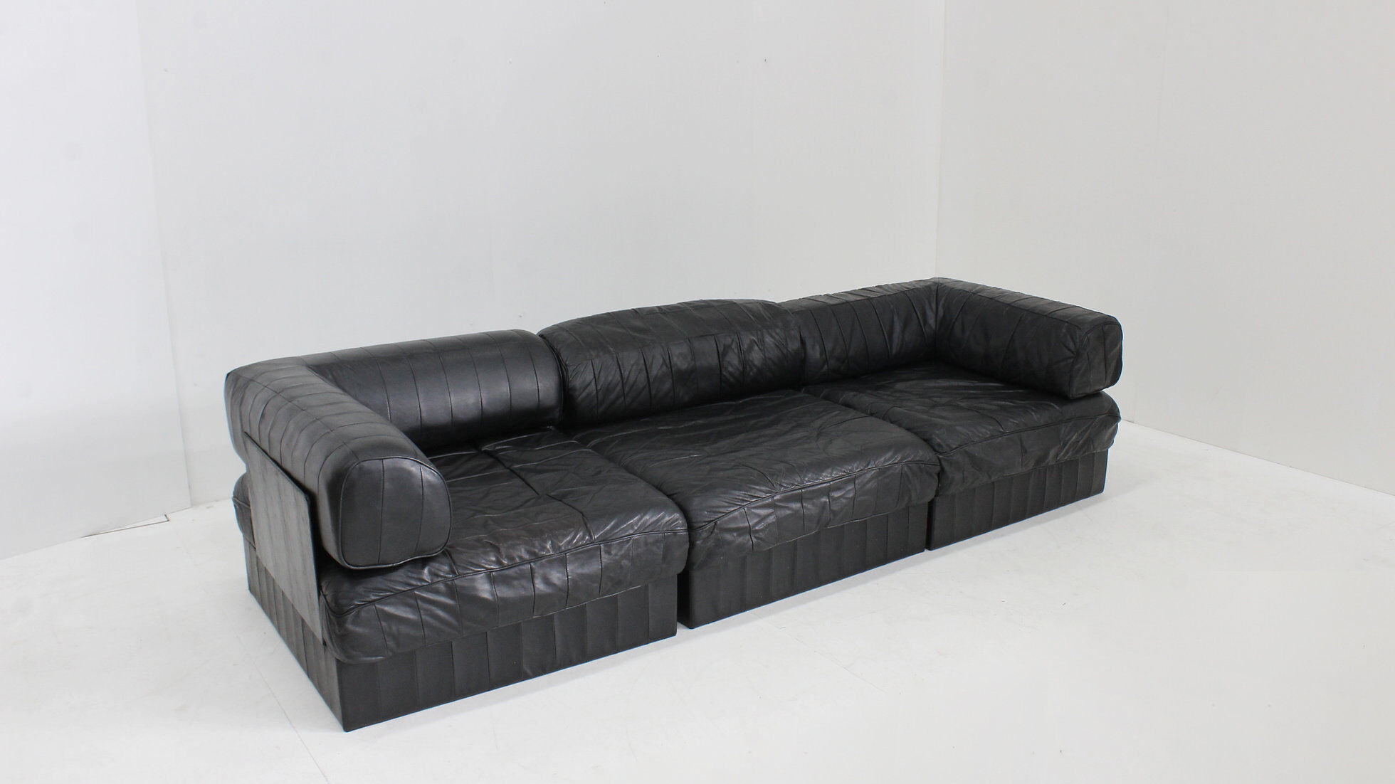 De Sede DS 88 modular sofa black leather patchwork Switzerland 1970s