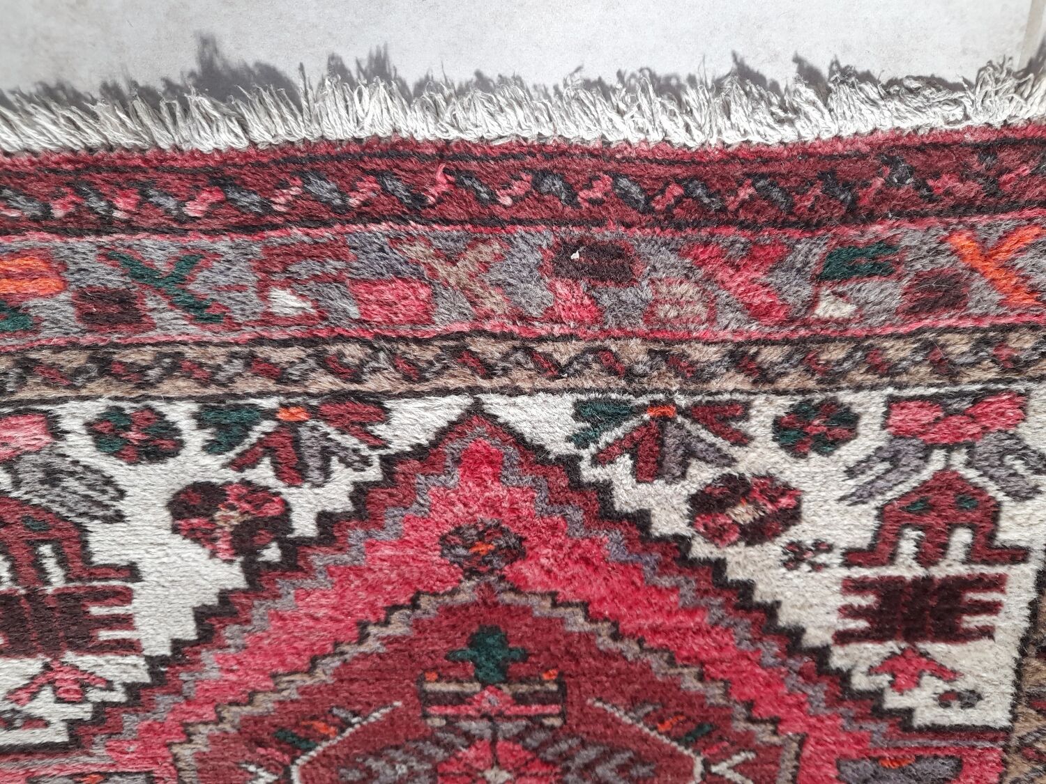 Superb Authentic Turkish Carpet – Hand-Knotted – 1960s – 142 x 93 cm