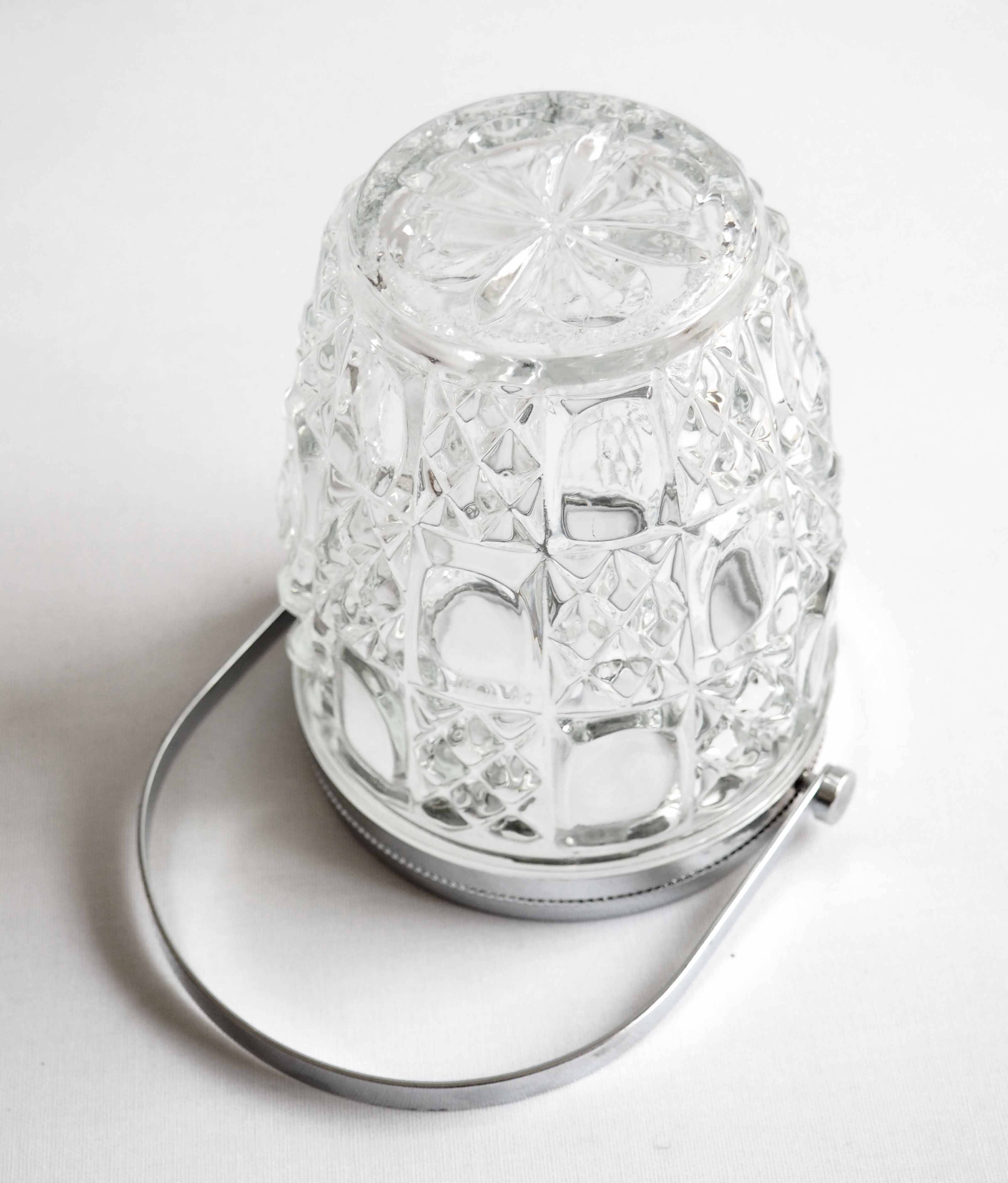 Checkerboard glass ice bucket