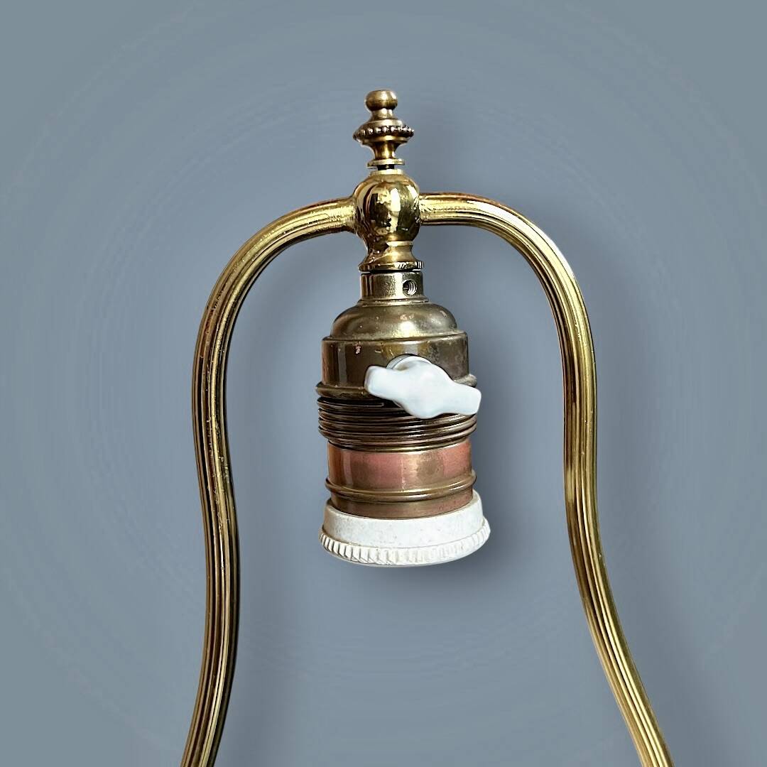 Antique lamp base in patinated brass – fluted column – H 60 cm