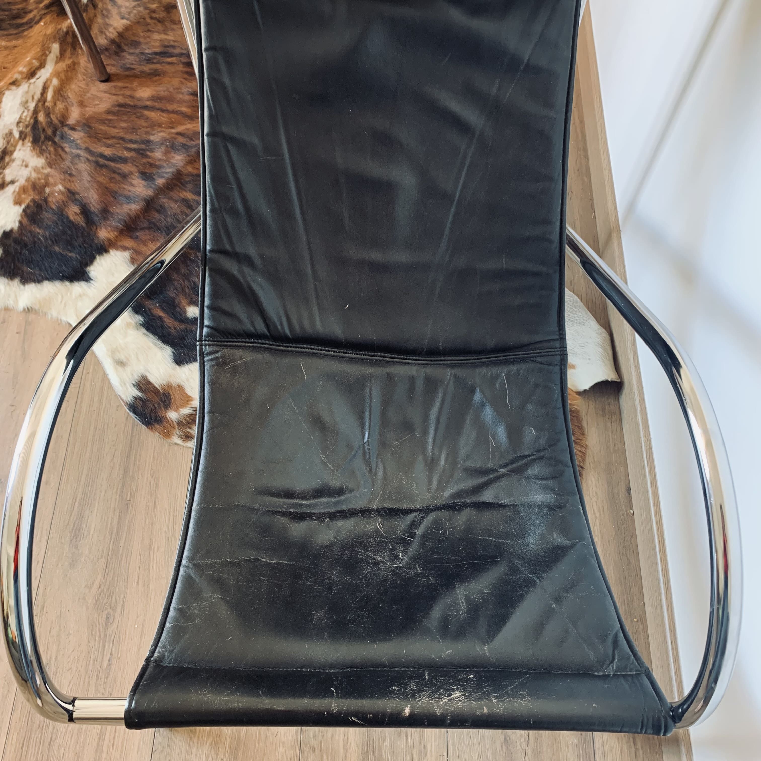 Paire de fauteuils "Omega" en chrome et cuir, Habitat, 1980
