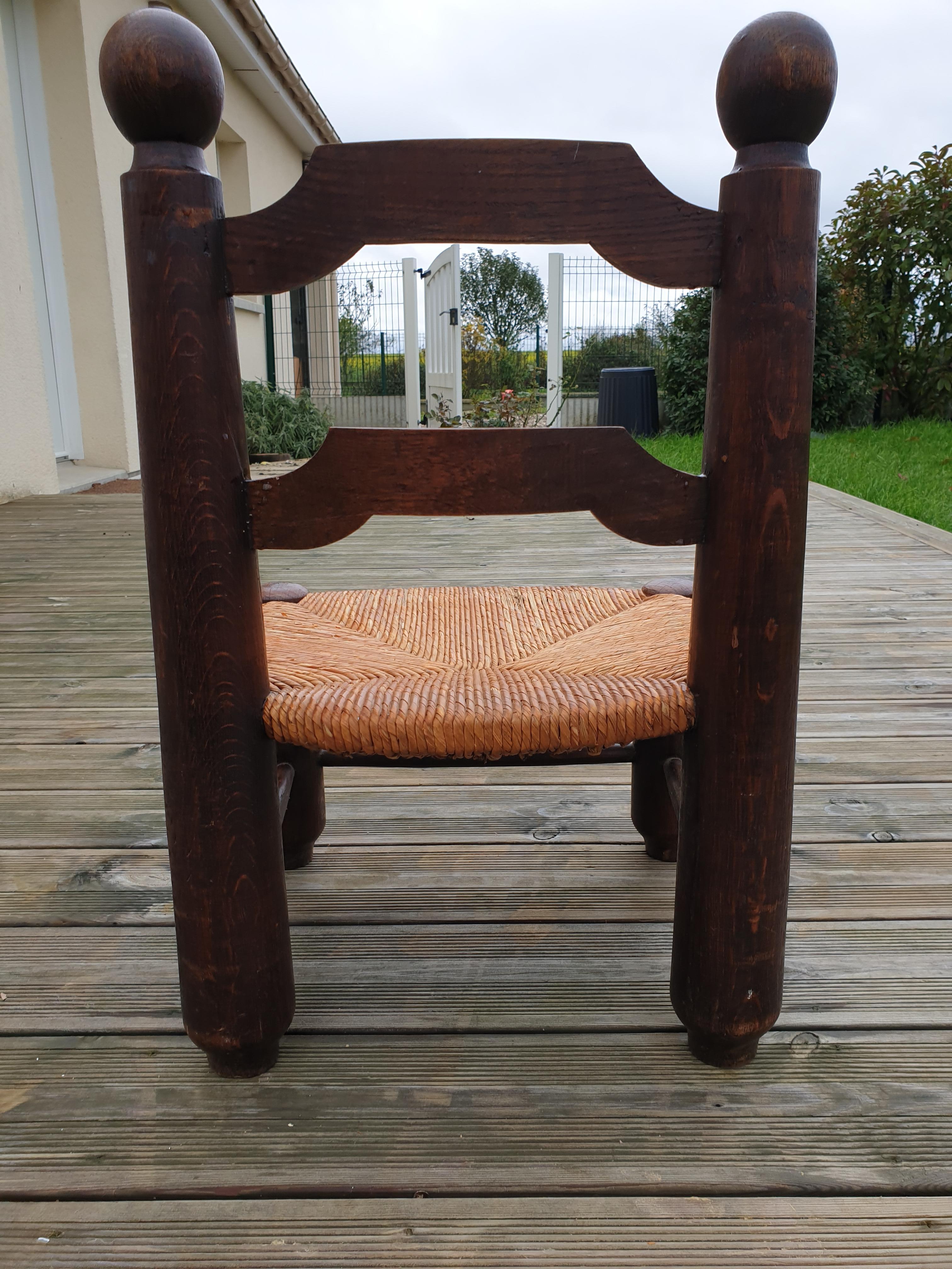 Chaise en bois et paille