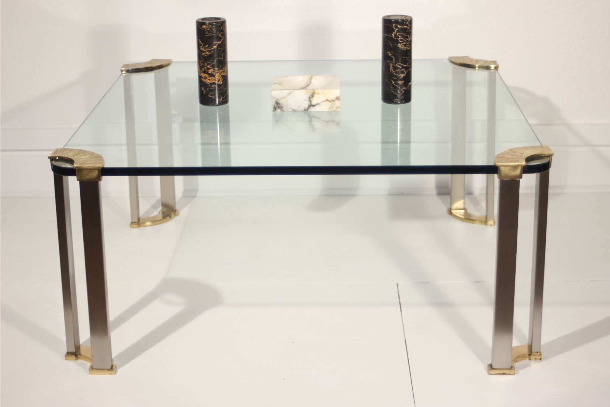 Table basse en bronze & verre trempé par Peter Ghyczy, 1970s