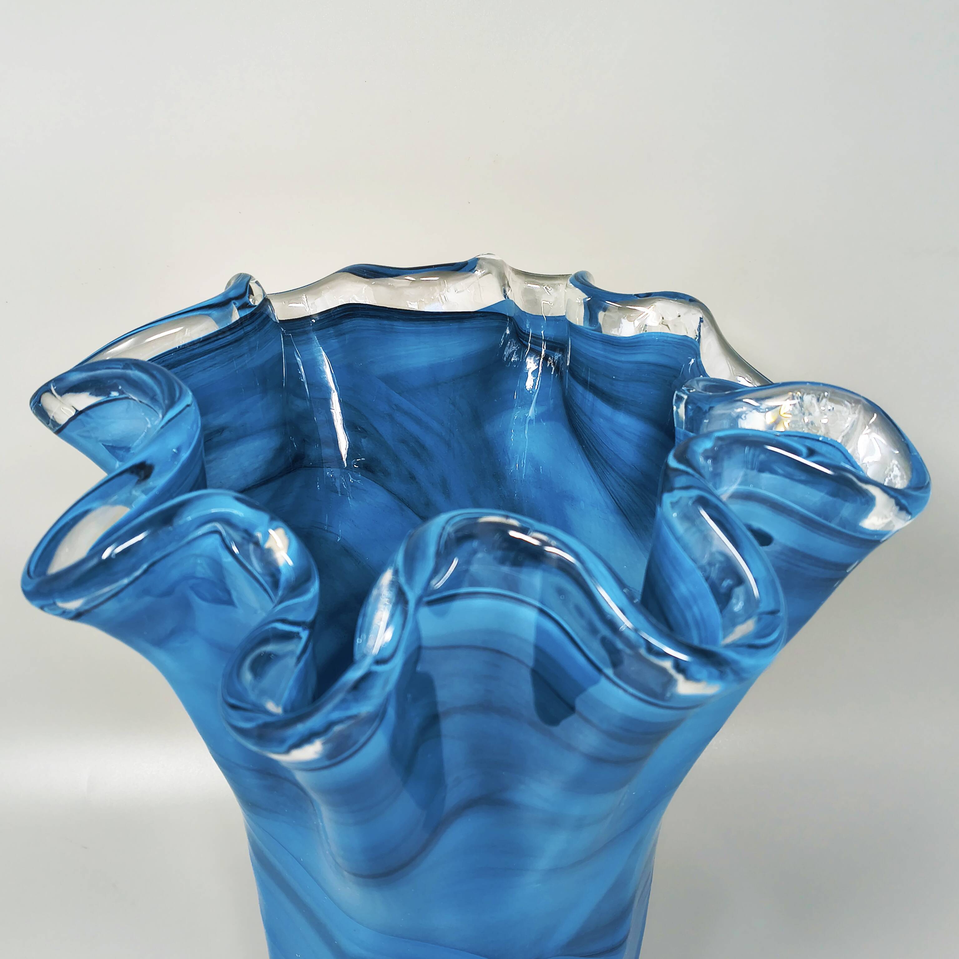 1970s Exquisite "Fazzoletto" Murano Glass Vase by Dogi. Made in Italy