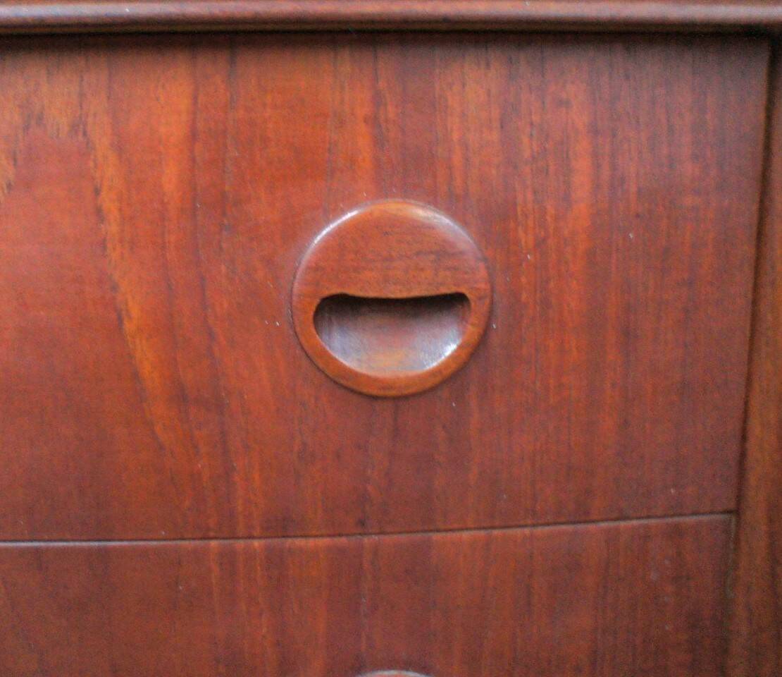 Vintage Scandinavian teak chest of drawers, in the style of Kai Kristiansen