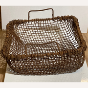 Panier de cheminée en métal rustique tissé antique, Pays-Bas vers 1900