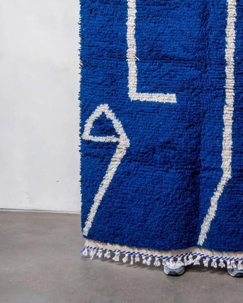 Traditional handmade Berber rug 250cm x 150cm