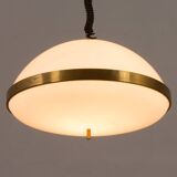 Lampe à suspension italienne du milieu du siècle en laiton et acrylique, 1970