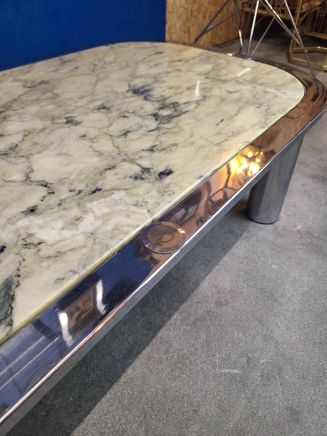 Italian design coffee table from the 70s, marble and chrome