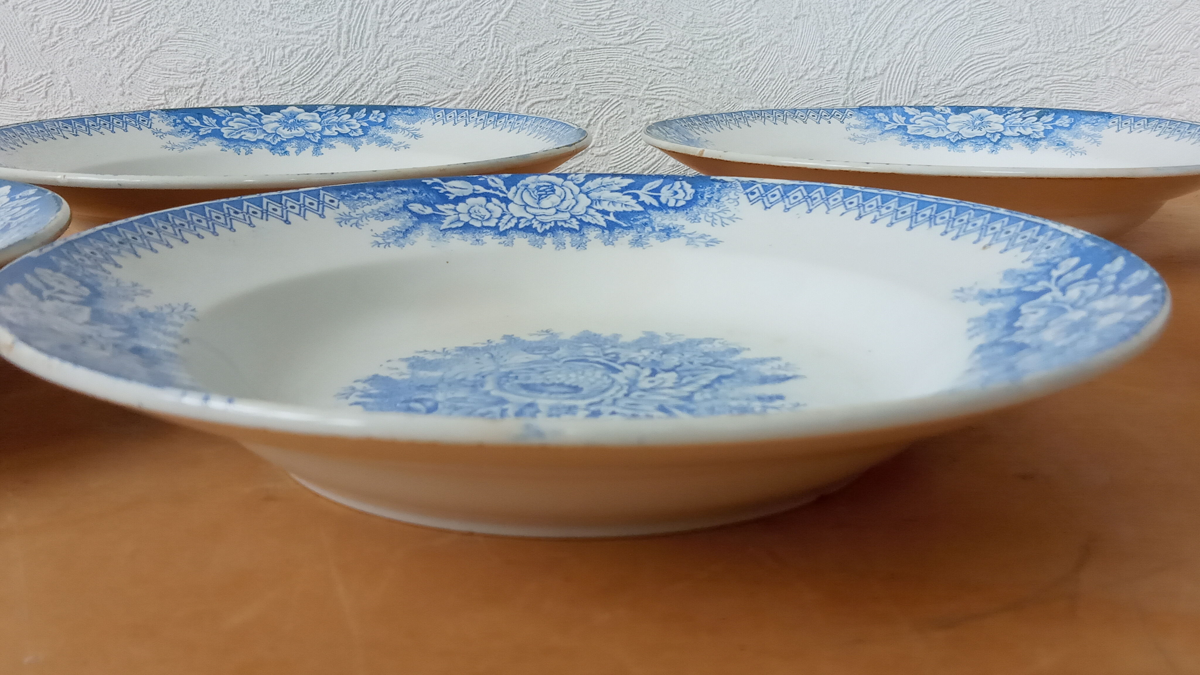 Lot d'assiettes creuses de Saint Amand