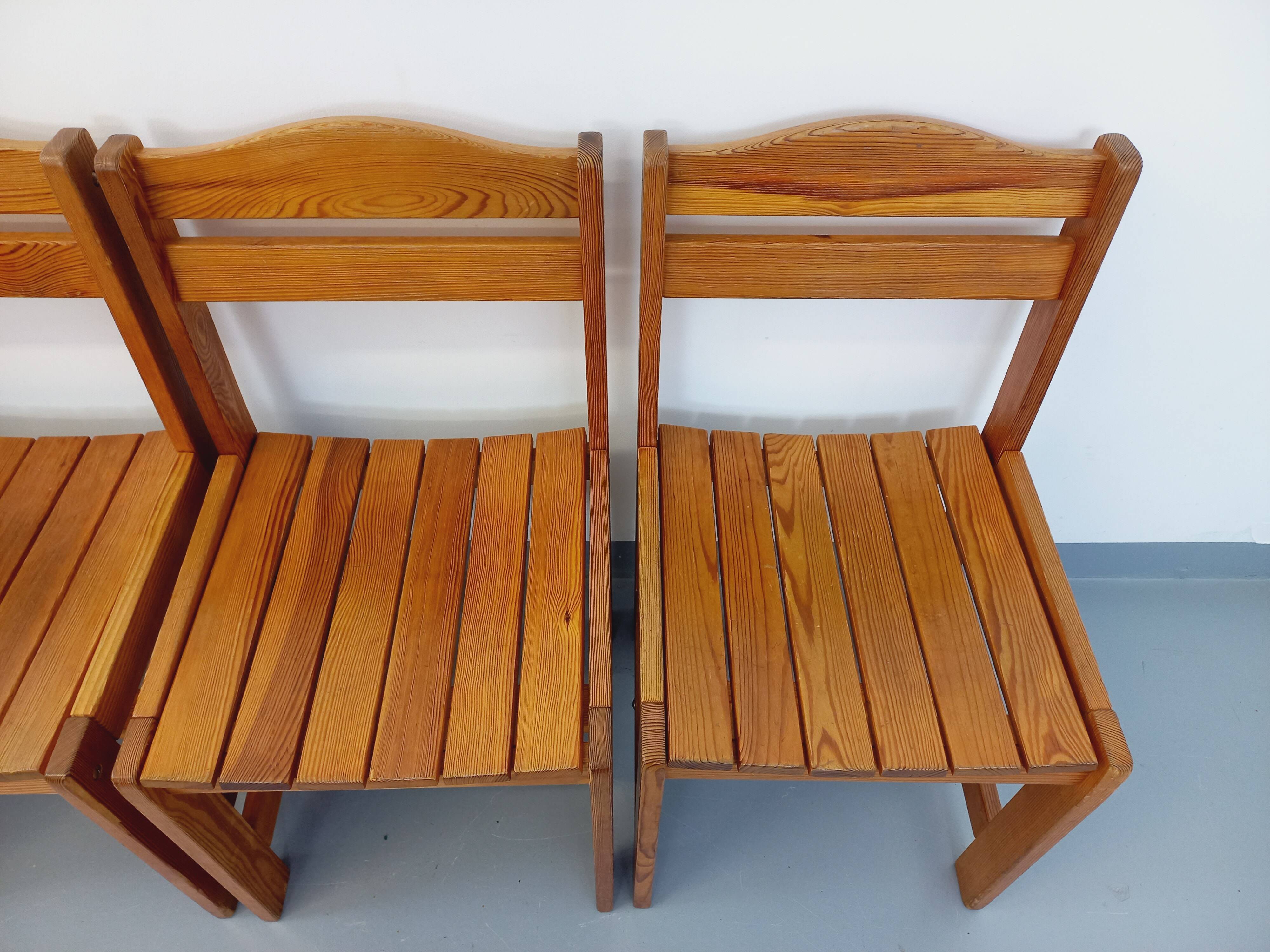 Set of 4 vintage pine chairs from the 70s