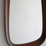 Miroir vintage scandinave avec cadre incurvé en acajou