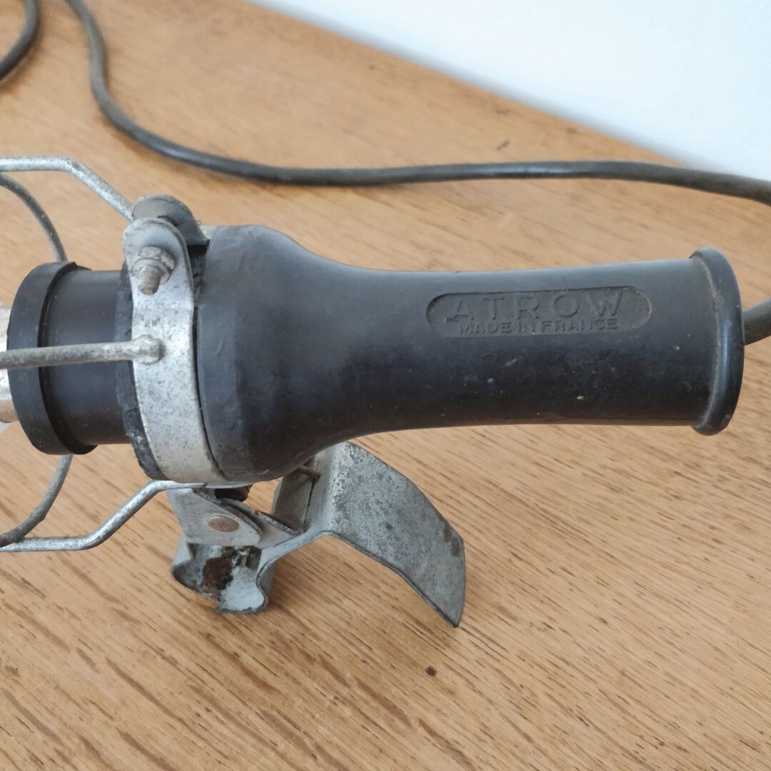 Black industrial atrow walking lamp