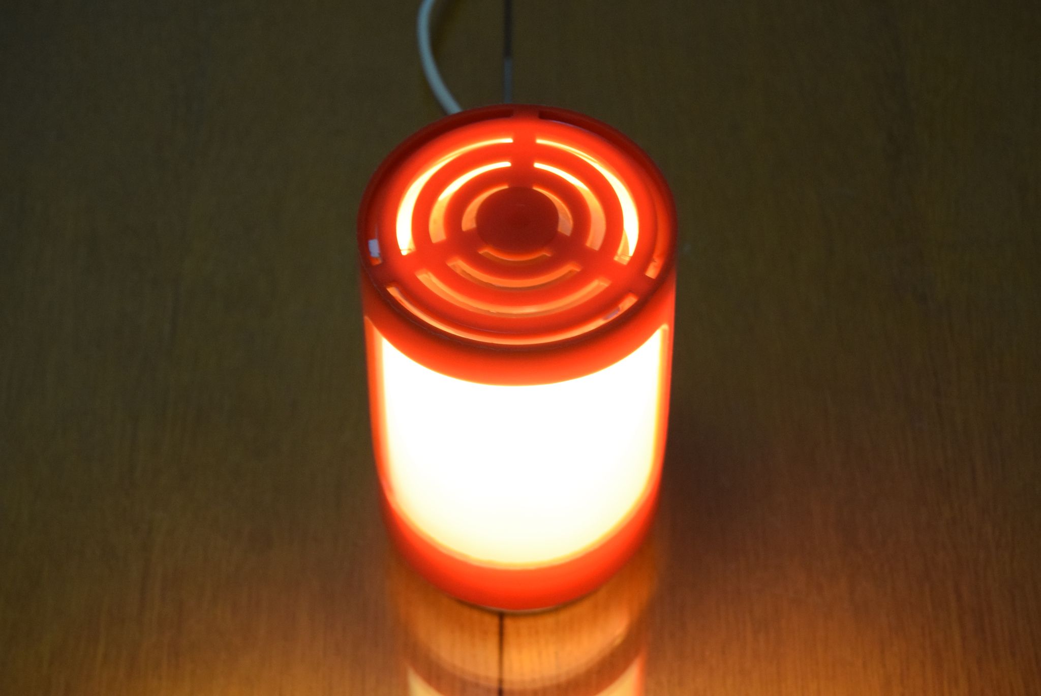 Lampe de table en plastique du milieu du siècle, années 1970.