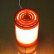 Lampe de table en plastique du milieu du siècle, années 1970.