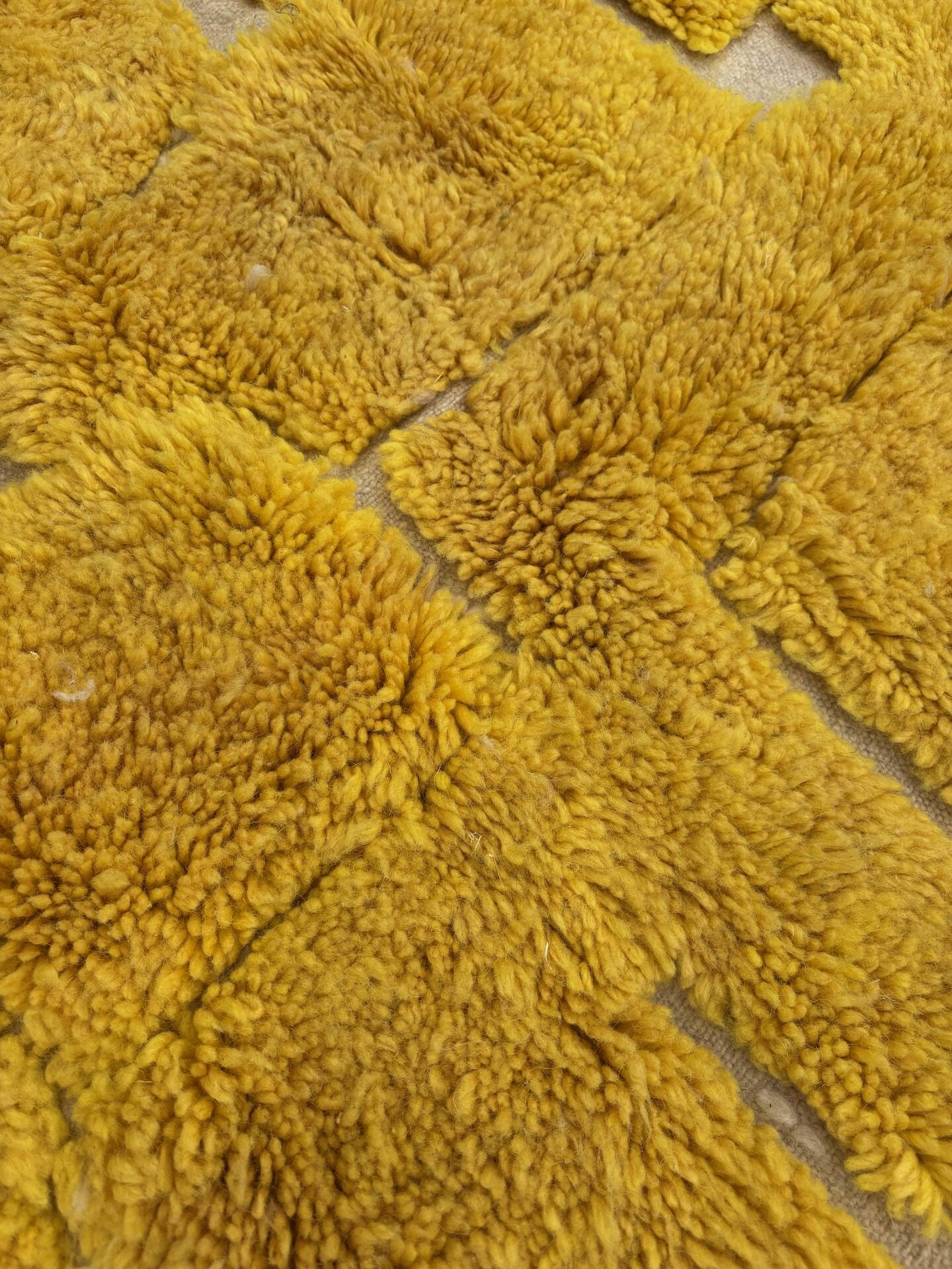 Limona - Custom yellow Moroccan rug made of wool.