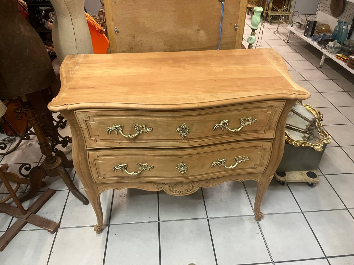 Sauteuse style Louis XV aerogommé