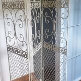 Iron screen