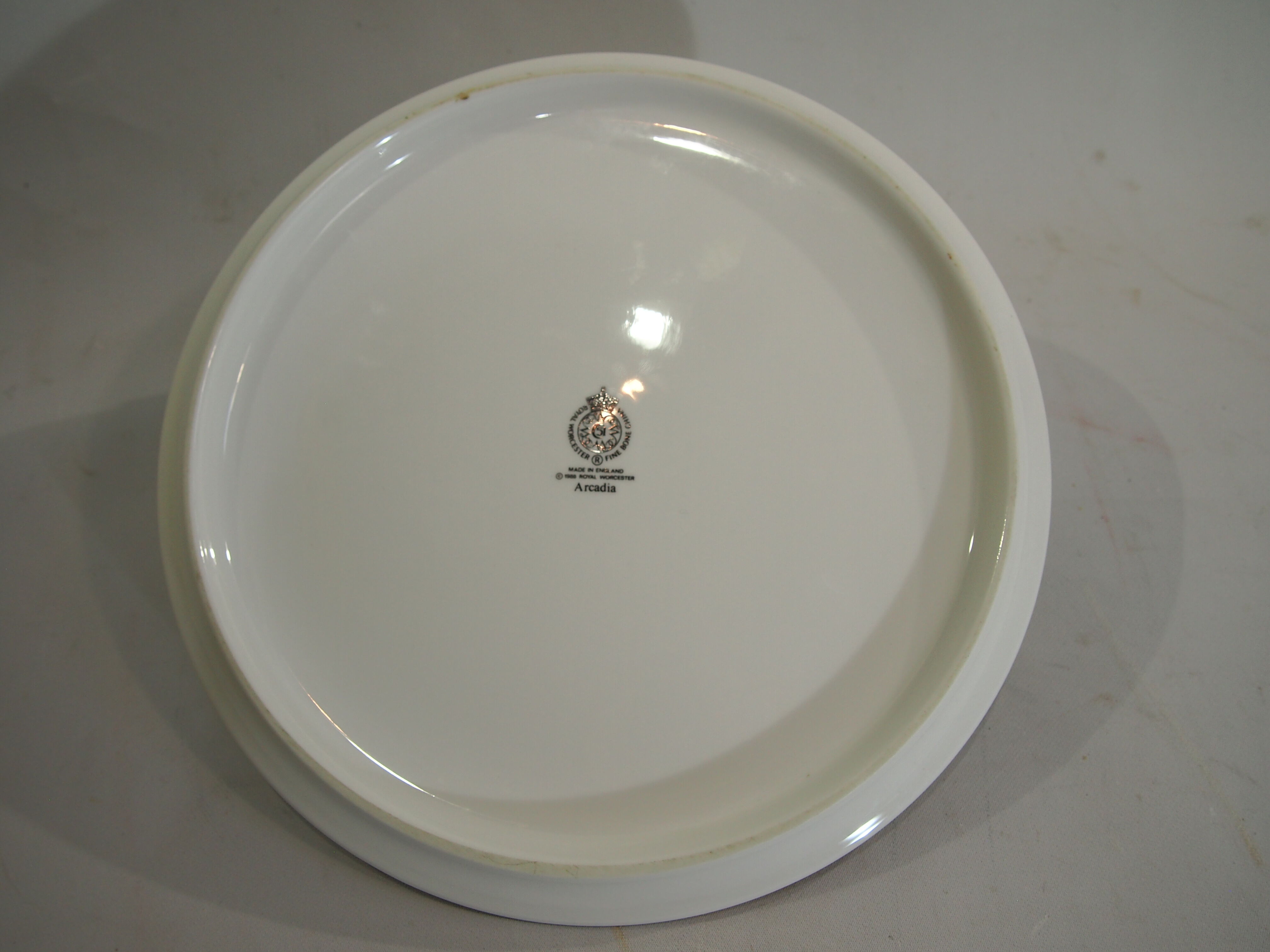 Cake dish Arcadia Royal Worcester fine bone porcelain