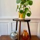 Tabouret tripode haut en bois massif