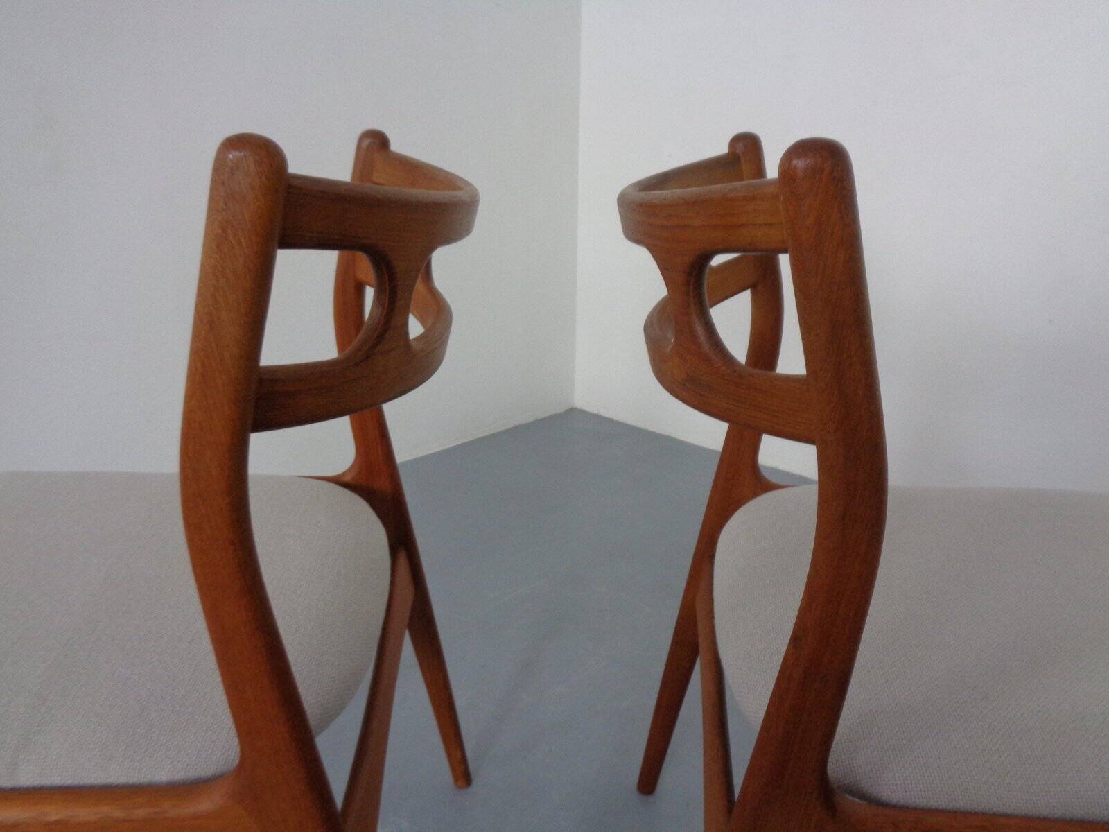 Model 138 Teak & Kvadrat Hallingdal Dining Chairs by Johannes Andersen for Uldum Møbelfabrik, Denmark, 1960s, Set of 2