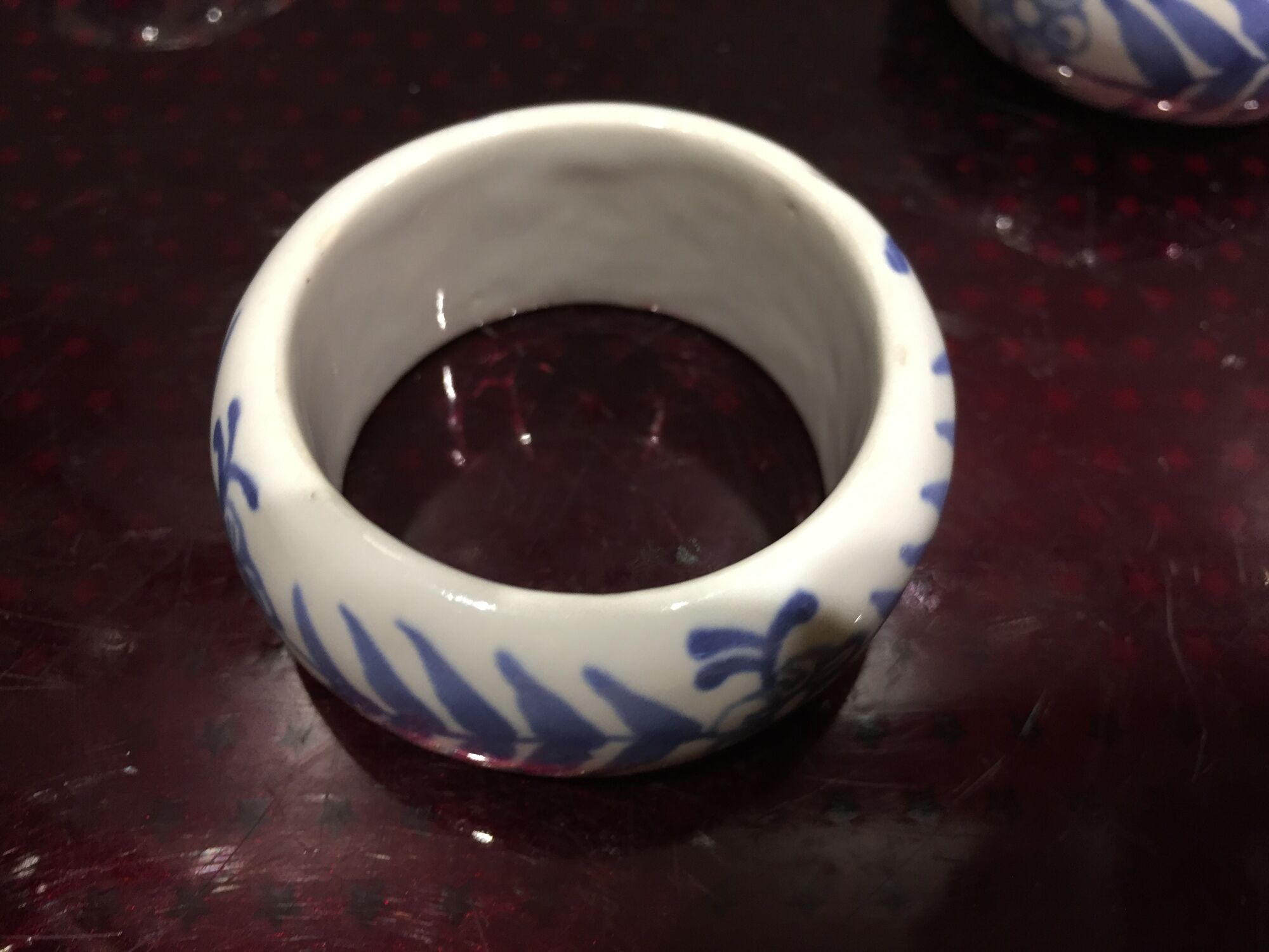 Series of 8 rounds of blue and white porcelain towel