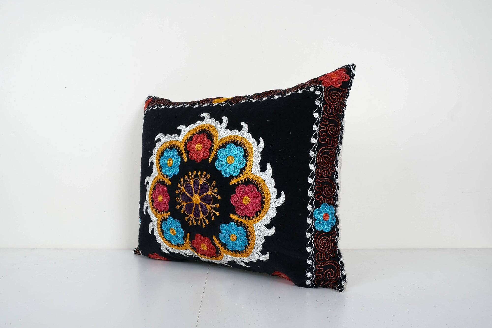 Vintage embroidered cushion cover 66x51 cm