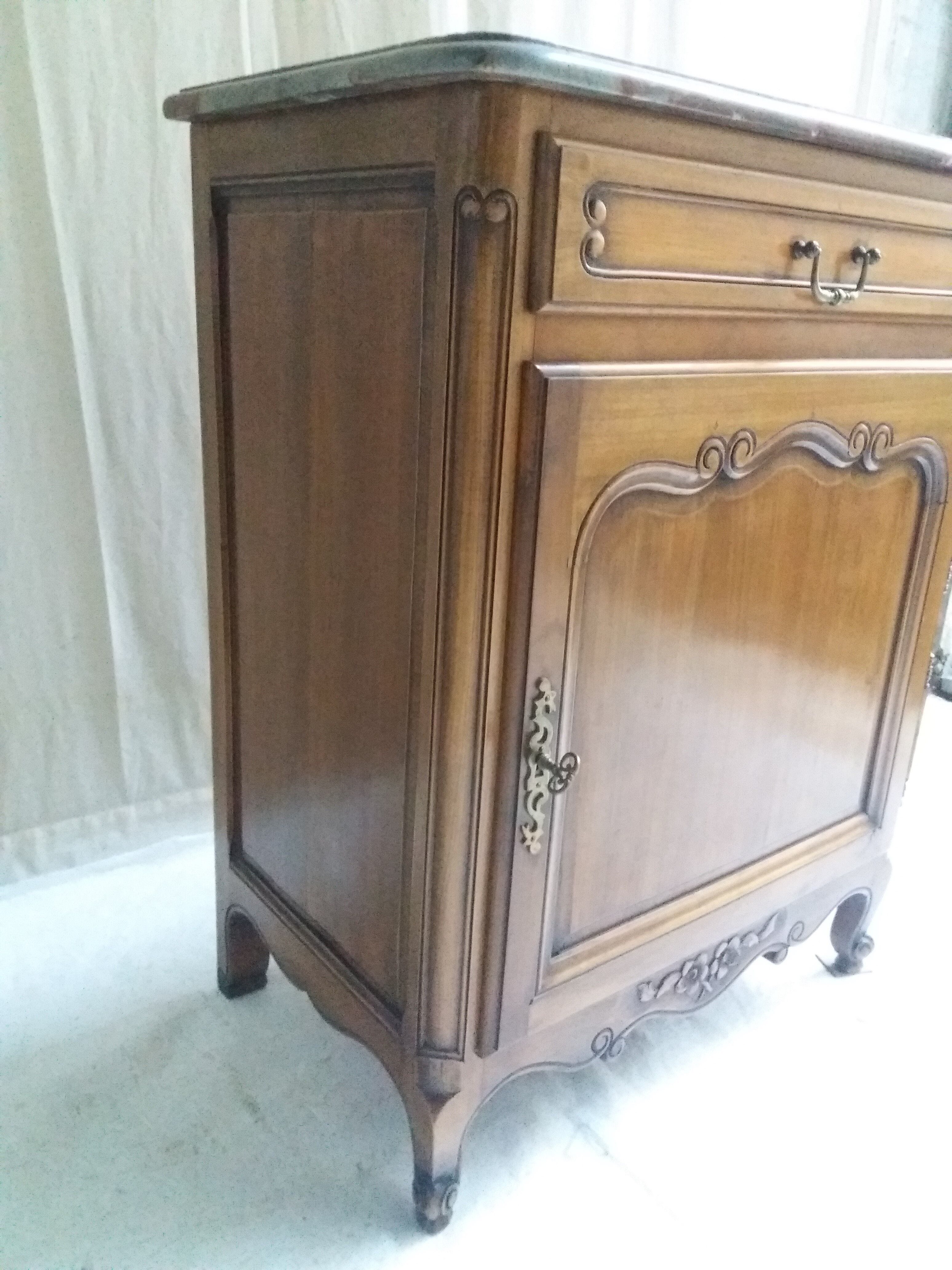 Louis xv-style confectioner in walnut