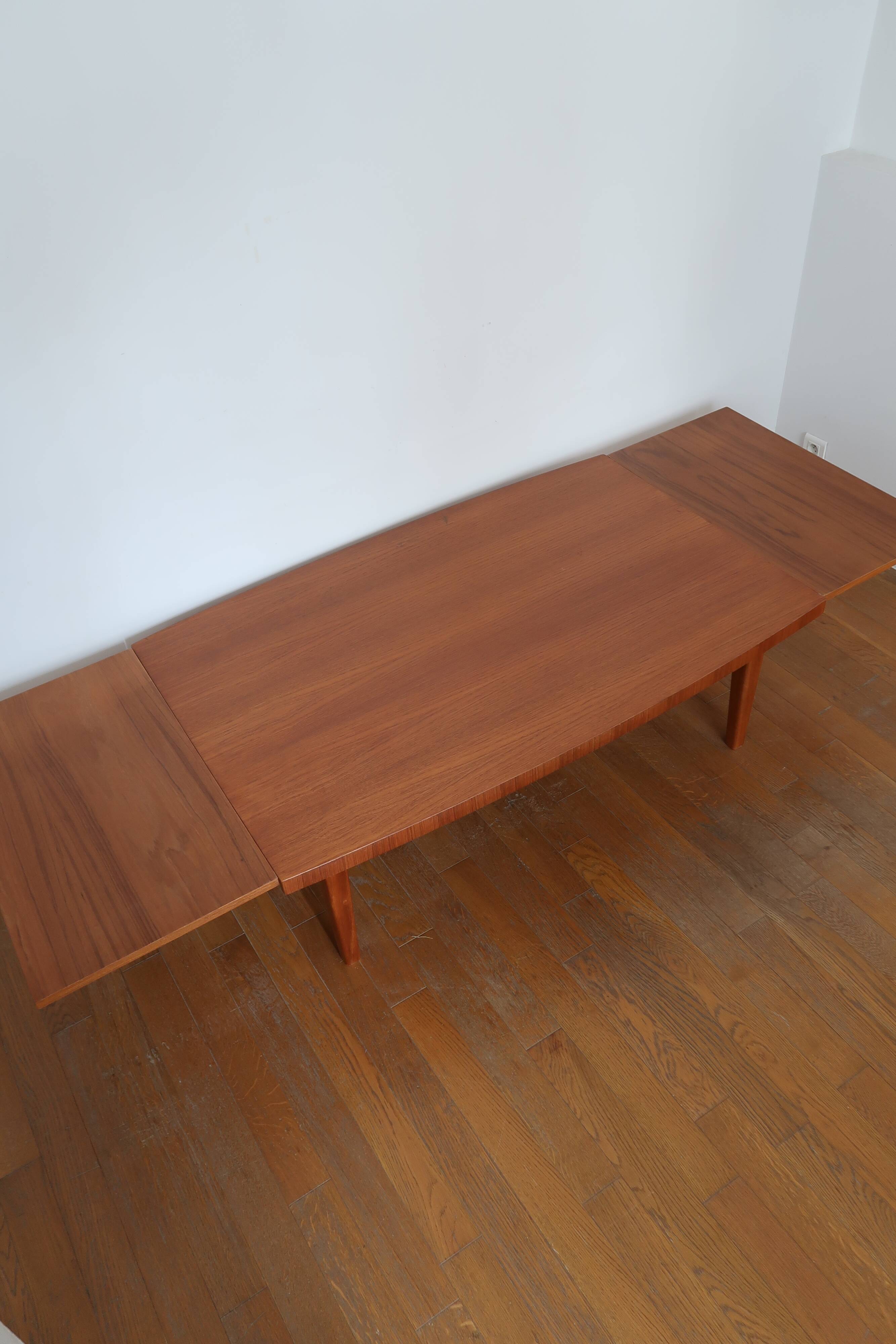 Large Scandinavian extendable coffee table
