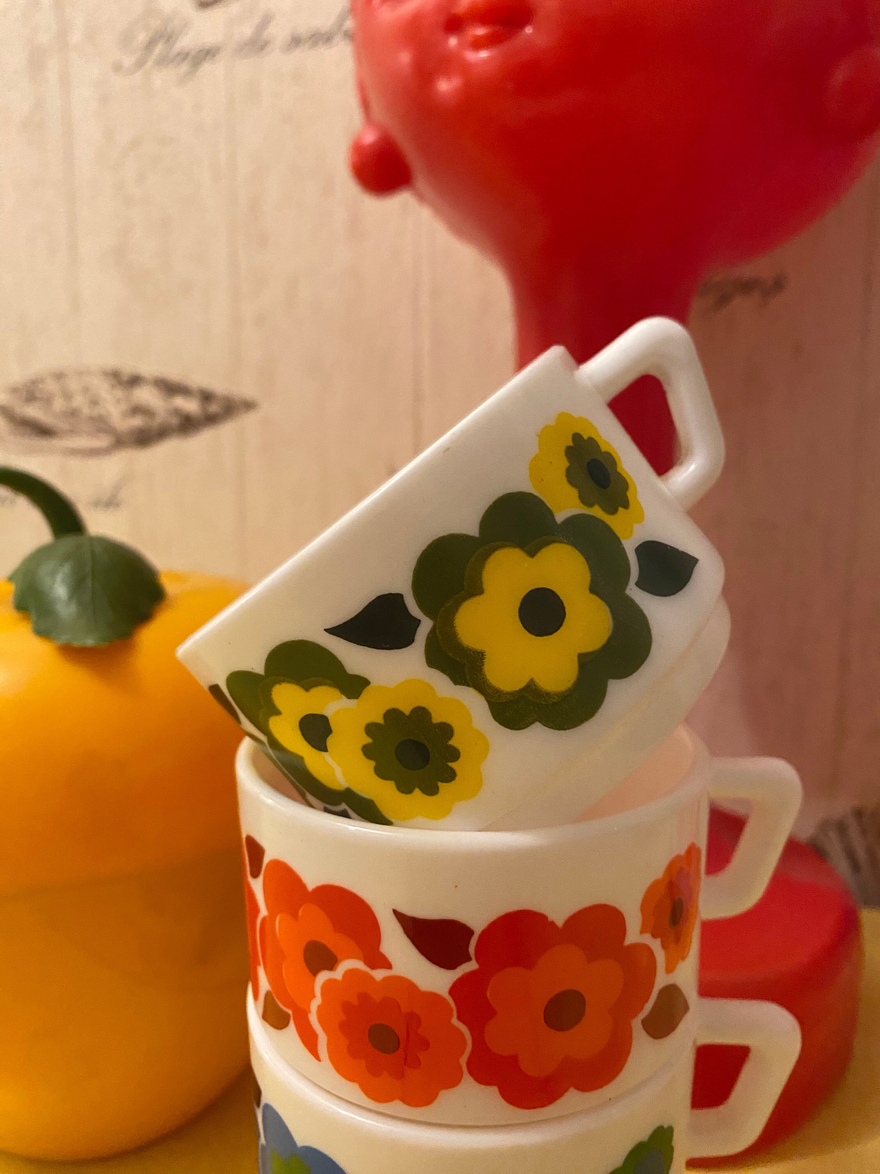 Coffee cup arcopal lotus retro pops 70s