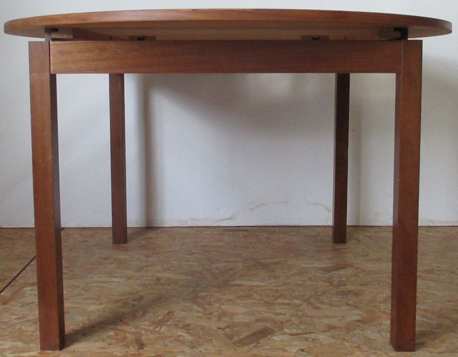 Mr. Gascoin's alvéole, round table