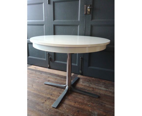 Vintage round table with extensions 1970